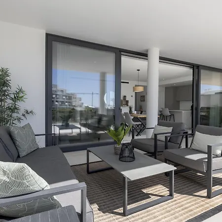 Stylish With Large Terrace In Higueron Apartamento