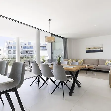 Stylish With Large Terrace In Higueron 아파트 푸엔히롤라
