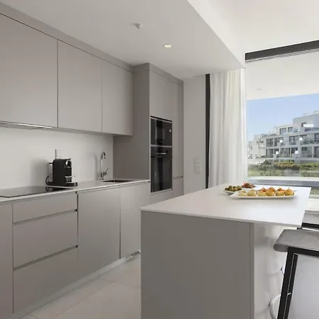 아파트 Stylish With Large Terrace In Higueron *