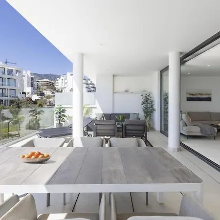 아파트 Stylish With Large Terrace In Higueron 푸엔히롤라