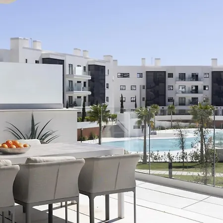 아파트 Stylish With Large Terrace In Higueron *