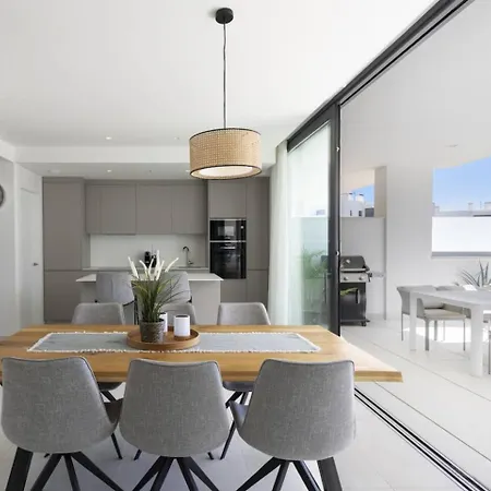 Stylish With Large Terrace In Higueron *