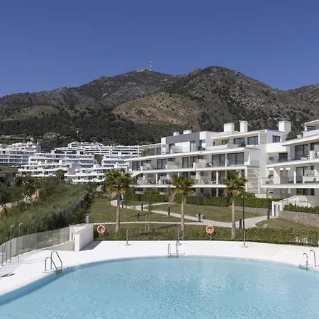Apartment Stylish With Large Terrace In Higueron Fuengirola