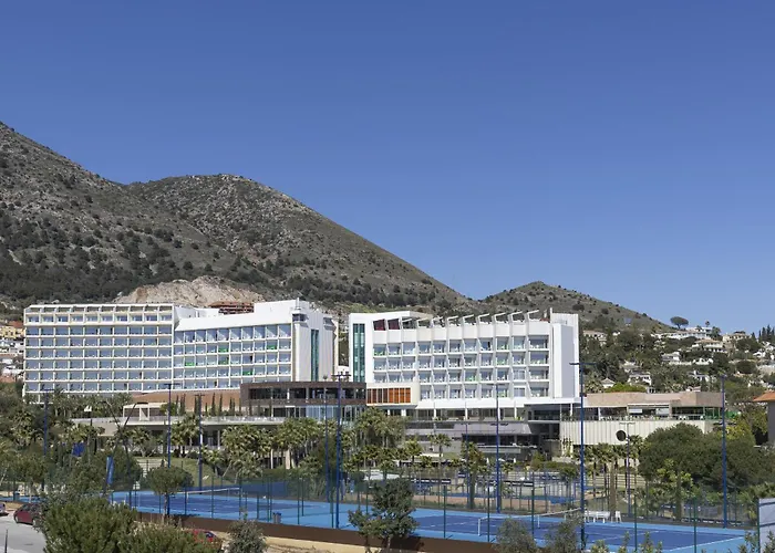 Stylish With Large Terrace In Higueron Appartamento