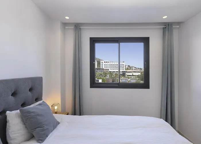 Stylish With Large Terrace In Higueron Appartamento Fuengirola