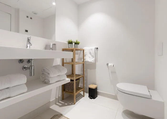 Appartamento Stylish With Large Terrace In Higueron *