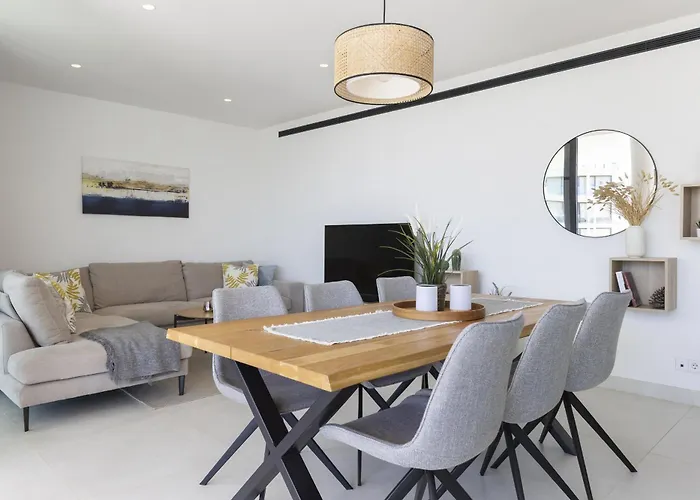 Stylish With Large Terrace In Higueron Fuengirola