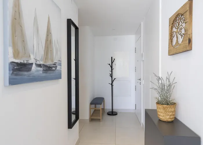 Appartamento Stylish With Large Terrace In Higueron