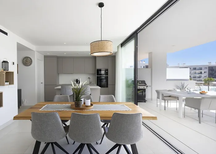 Appartamento Stylish With Large Terrace In Higueron *