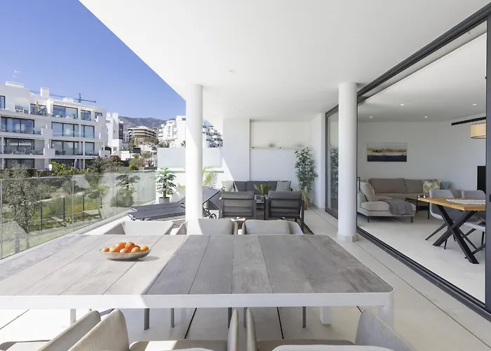 Stylish With Large Terrace In Higueron Appartamento